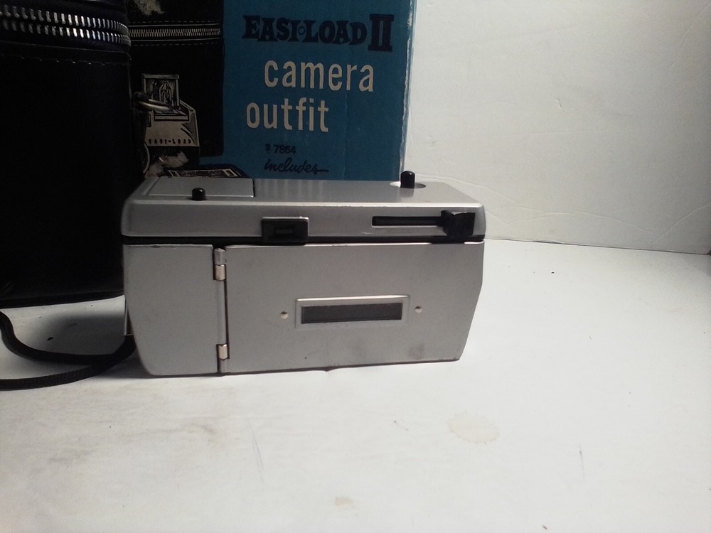 Sears 126 EASI-LOAD II Camera, Carrying Case, Instructions, and Flash Bulbs