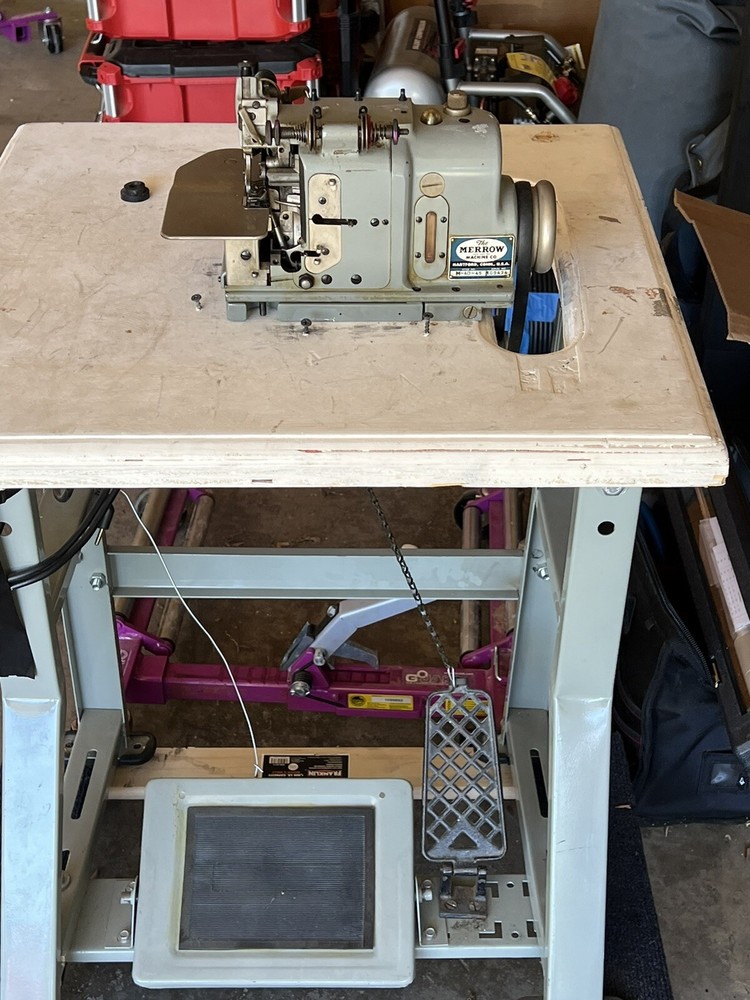Merrow Industrial Sewing Machine M-4D-45 Head Table And Motor