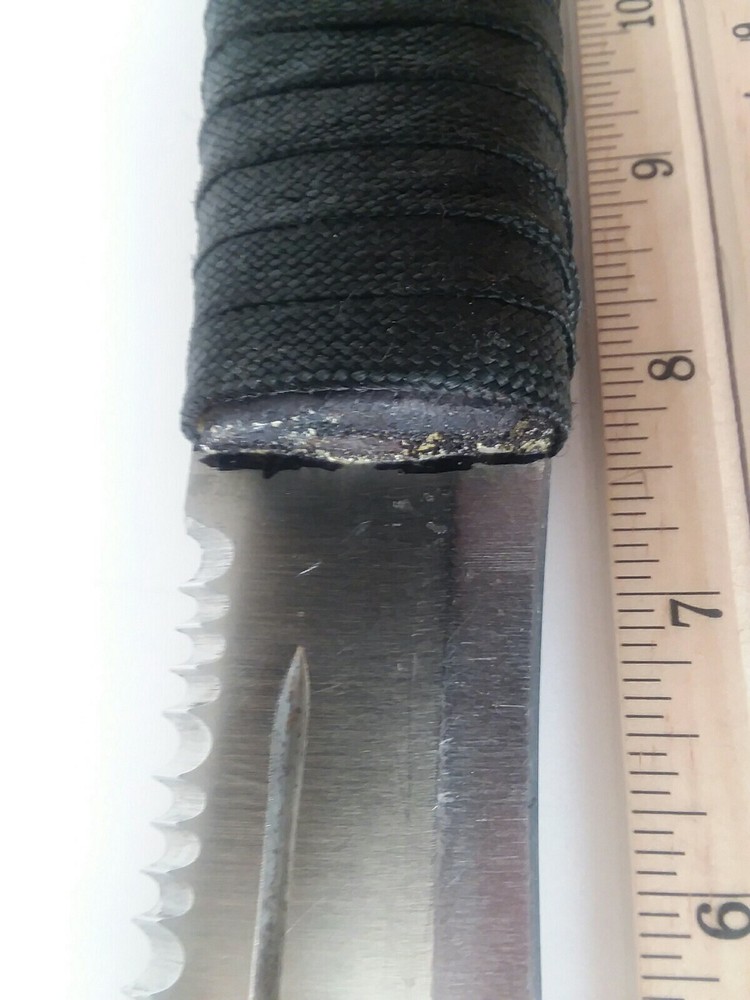 Hunting knife with sheath