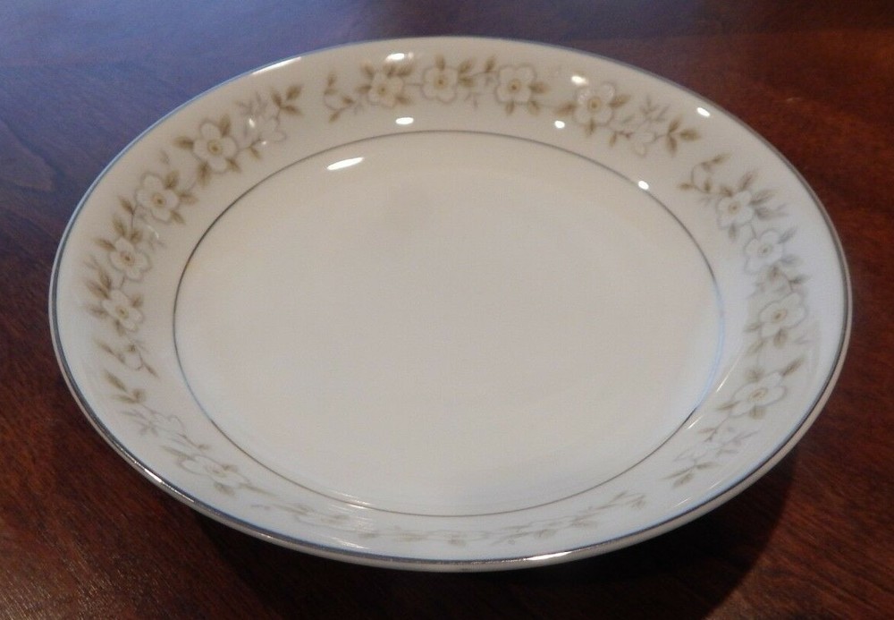 MIKASA "BRIGADOON" PATTERN 9368 COUP SOUP BOWL (S) 7 1/2"