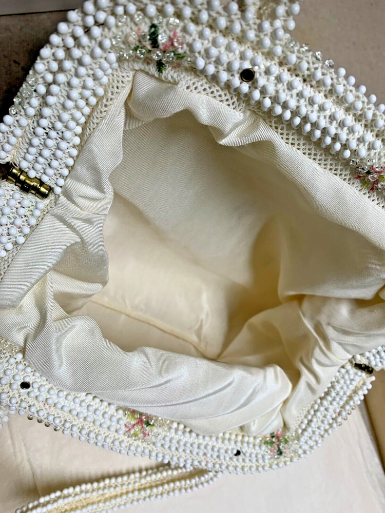 VINTAGE CORDE BEAD PURSE