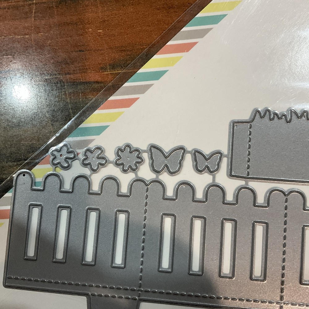 Mama Elephant "Inside Pop Fence" Creative Die Cuts