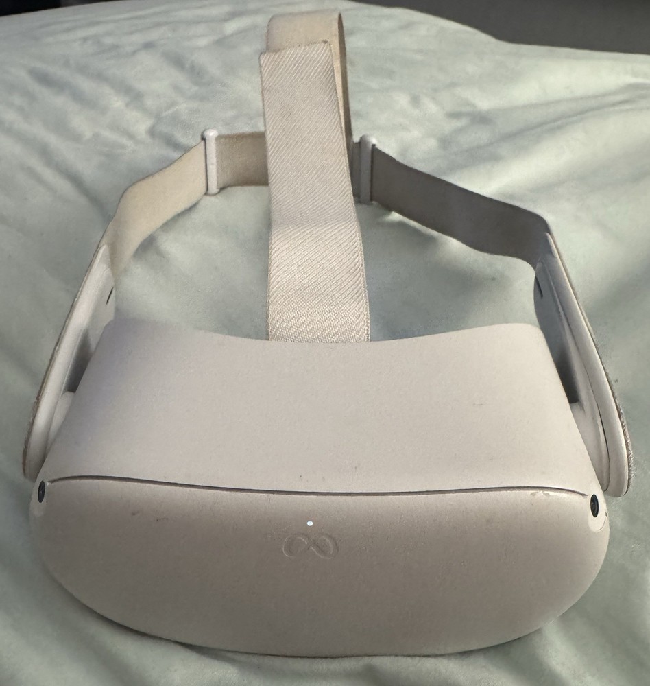Meta Quest 2 VR - Headset Only, Missing Face Cushion, Some Damage, Powers On