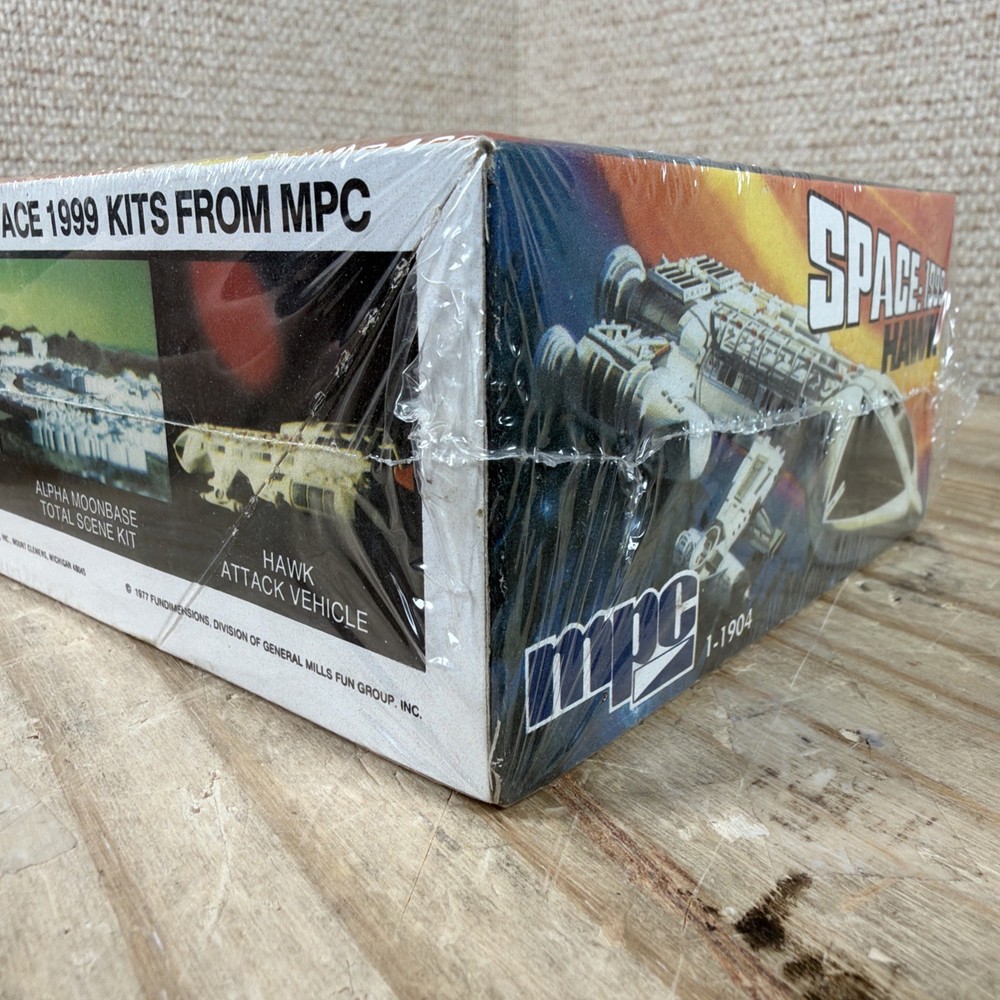 MPC Space: 1999 Hawk Model Kit #1-1904 Scale 10" Factory Sealed