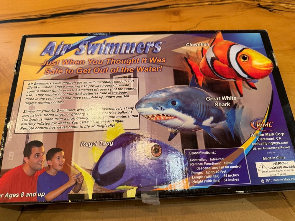 AIR SWIMMERS REMOTE CONTROL FLYING SHARK ( new ) ^