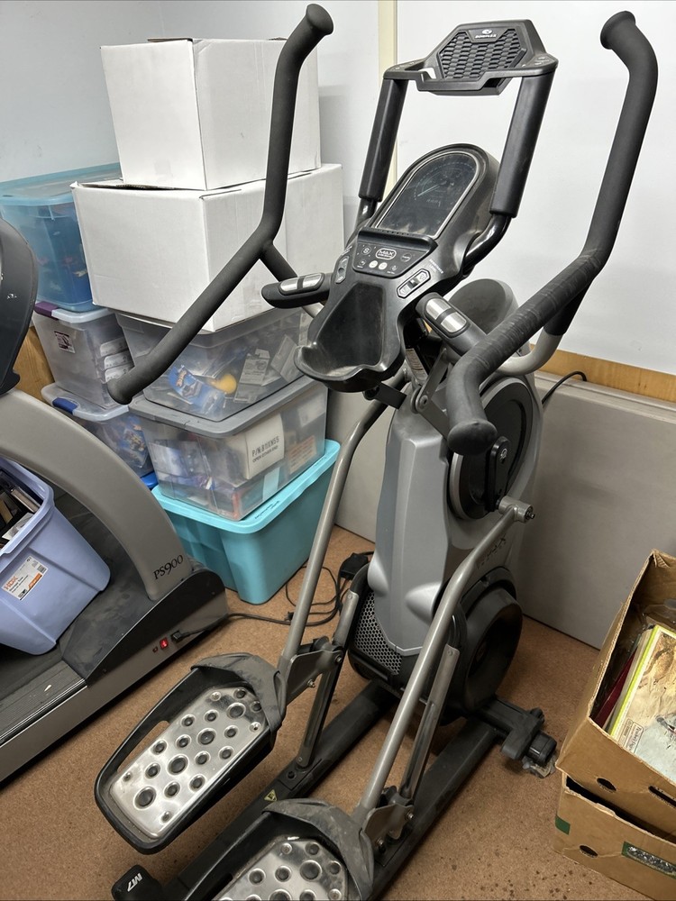 Bowflex Max Trainer M7 Elliptical Machine (Great Condition)