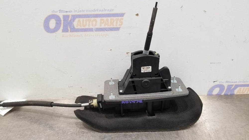 17 PORSCHE MACAN GTS 95B AUTOMATIC TRANSMISSION SHIFTER