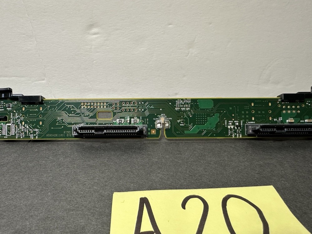 DELL HARD DRIVE BACKPLANE For Server Pre Owned 4 in 1