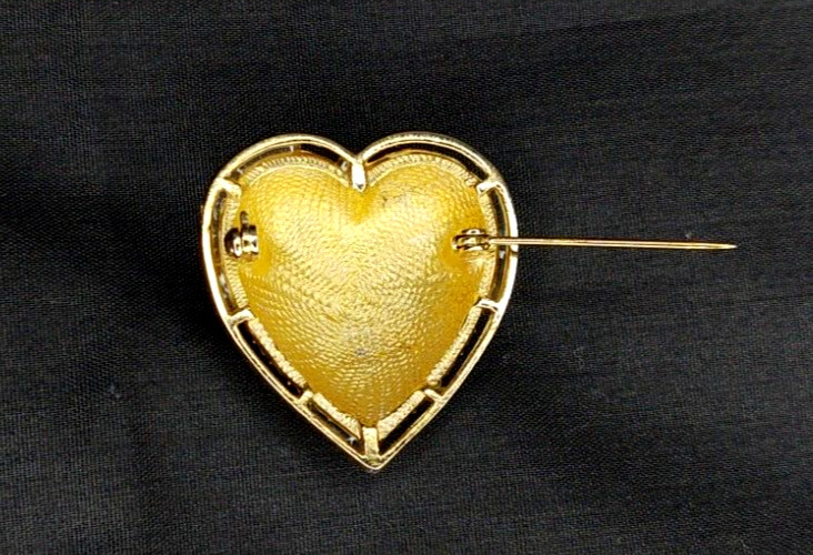 PRETTY HEART PIN~ RHINSTONE