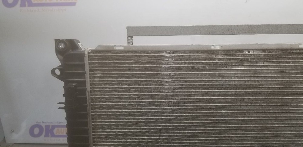 18 GMC YUKON XL 5.3L RADIATOR