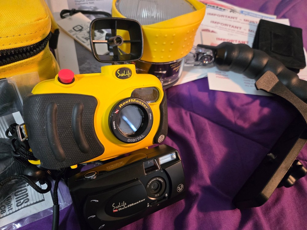 SeaLife ReefMaster Underwater Camera Case & External Flash & Soft Carry Bag