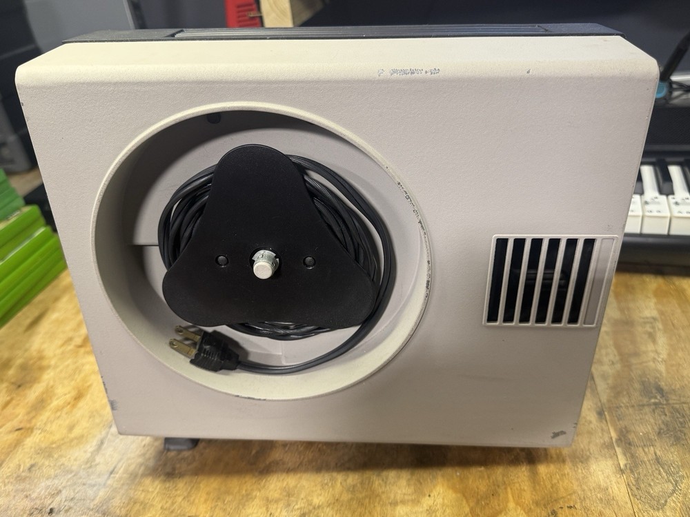 Bell And Howell 1638c Projector