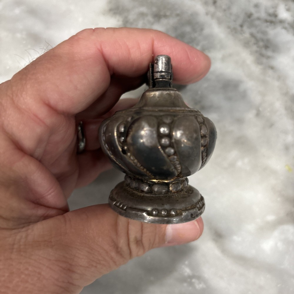 Vintage Mid Century Ronson CROWN Table Lighter Silver Plated