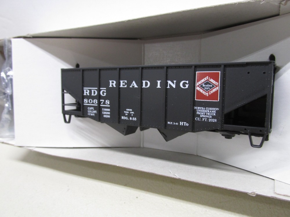 STEWART-#10145-READING-2-BAY HOPPER #80678-KIT-HO SCALE
