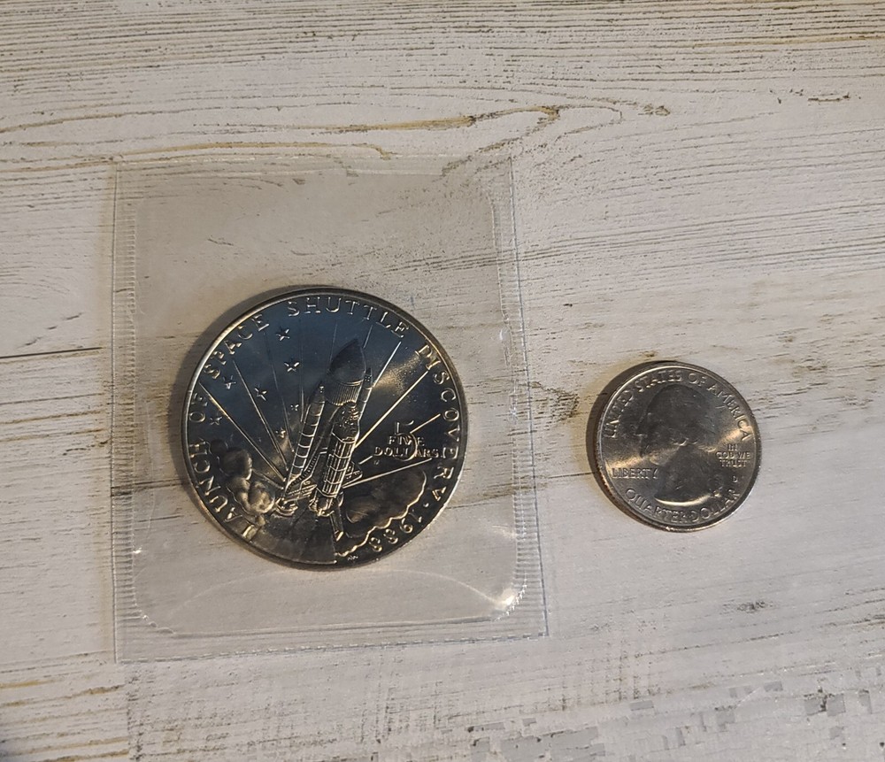 1988 Marshall Islands $5 Coin Space Shuttle