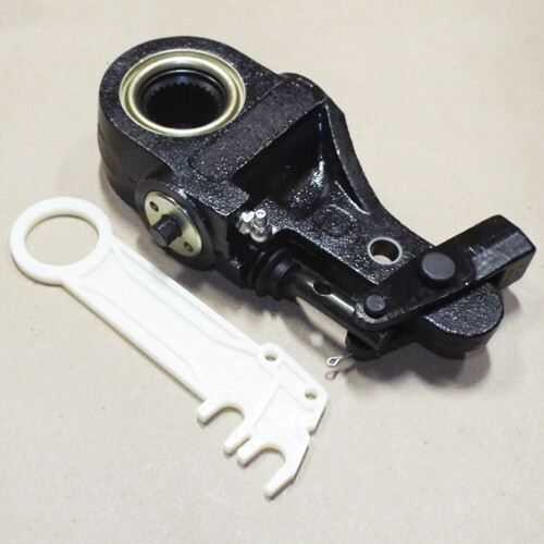 AUTOMATIC AUTO SLACK ADJUSTER - 1.5" 28 SPLINE - 5", 6" OFFSET - 5/8" CLEVIS