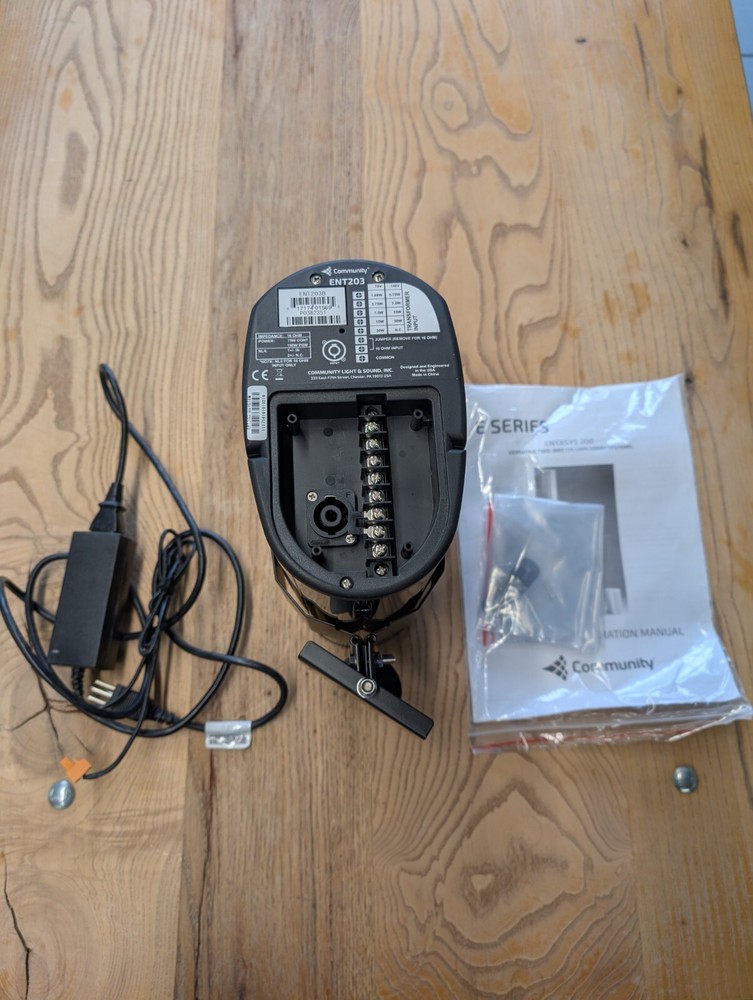 Community ENT206B 2-Way Compact Column Array Speaker (Black)