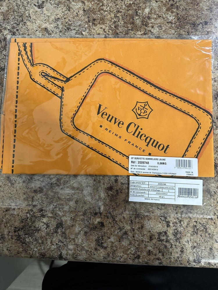 veuve clicquot serviette