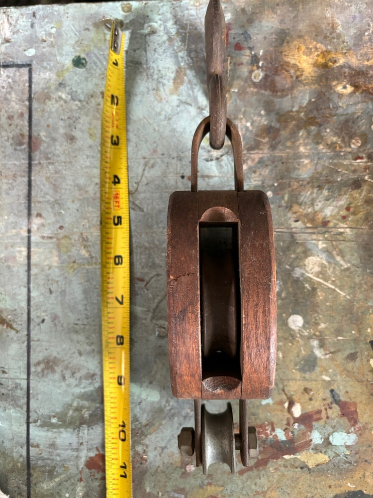 UW Wooden Pulley 4