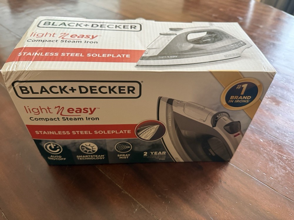 BLACK+DECKER Light 'N Easy Compact Steam Iron - Opened Box New Inside Package