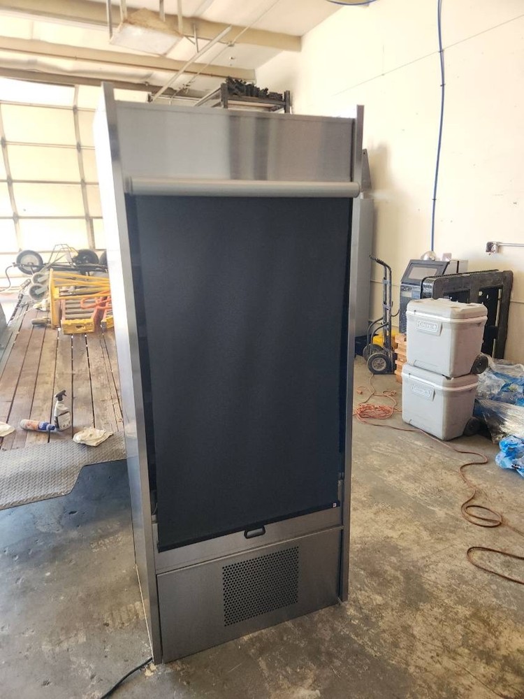 Structural Concepts Oasis Refrigerated Display Case – Model B3424