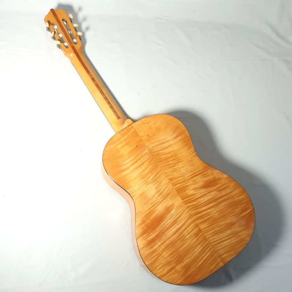 Kawai Gt-68 Classical Guitar Side Back Tiger Heather