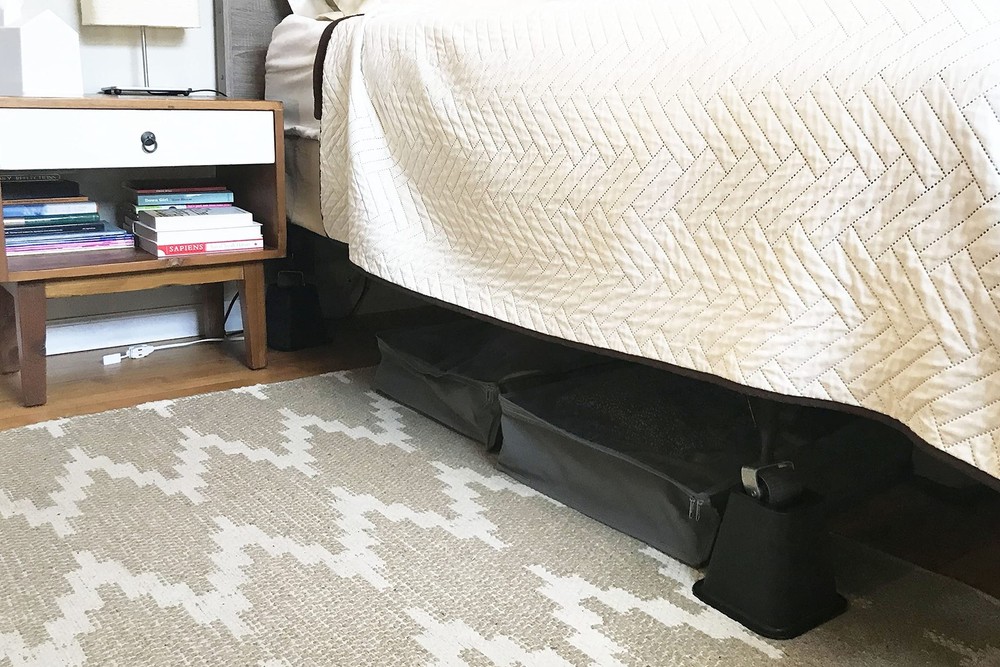 Hardware 9523 6-Inch Molded Bed Risers, Black Finish, 4-Count