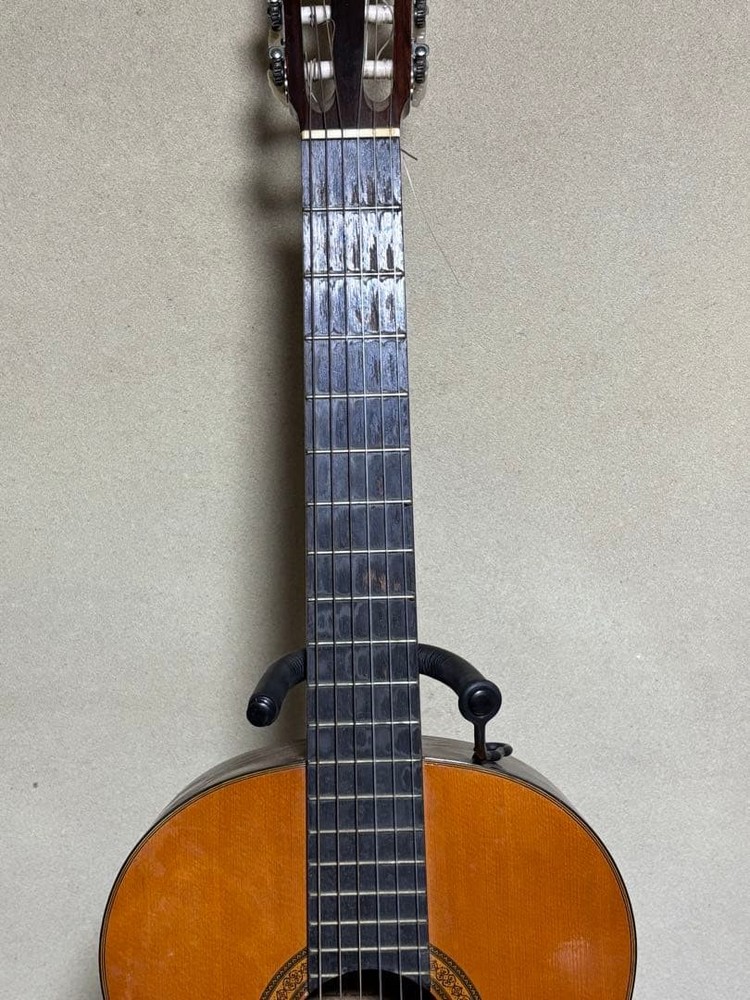 Yamaha Classical Guitar With Hard Case C-180