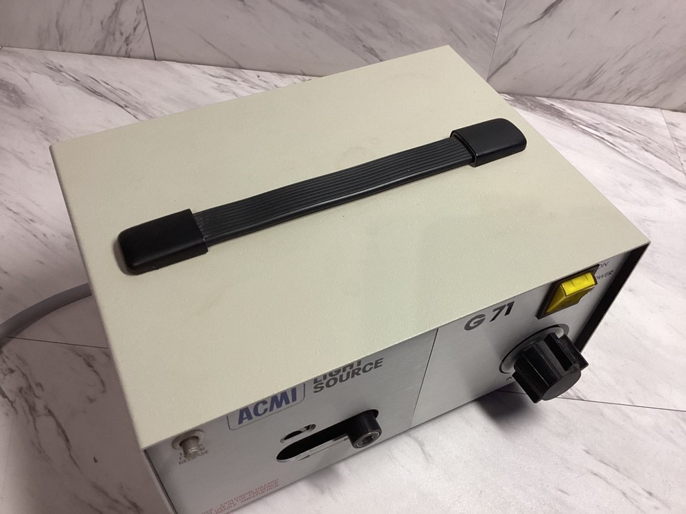 ACMI G71 LIGHT SOURCE. .