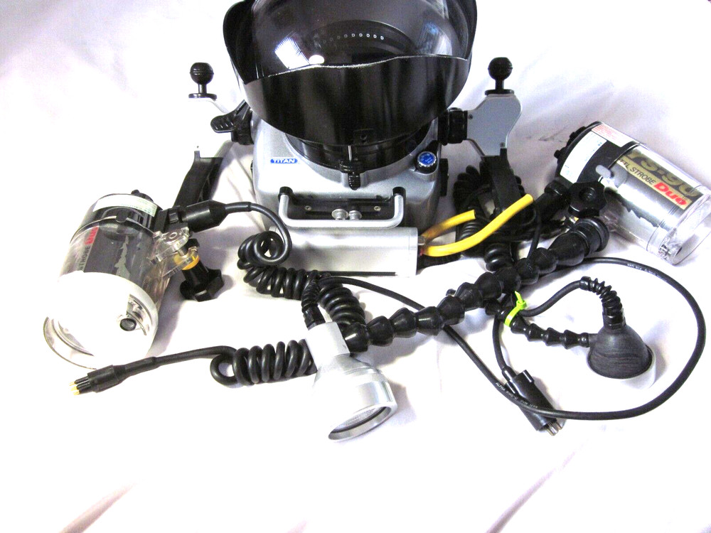 TITAN LIGHT & MOTION PRO SCUBA DIVING CAMERA EQUIPMENT