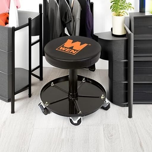 73012T 300-Pound Capacity Pneumatic Rolling Mechanic Stool