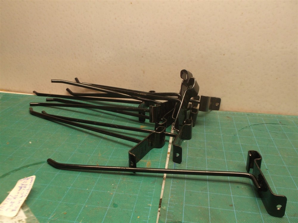 12 8.5" black retail display hooks