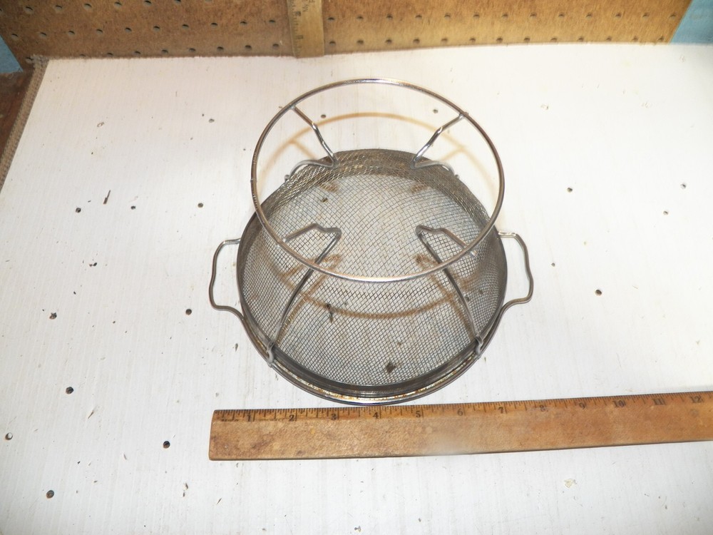 Vintage Rustic Farmhouse Wire Mesh Footed Screen Strainer Colander