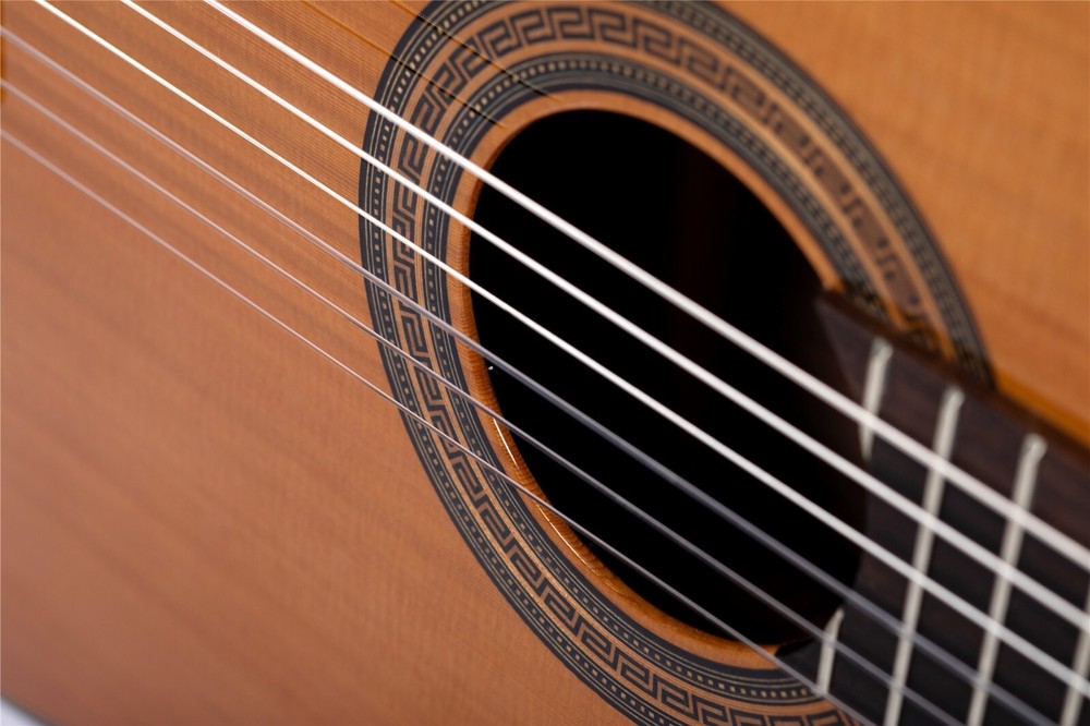 Top Quality 39 Inches Solid Cedar Classical Guitar Rosewood Back and Sides