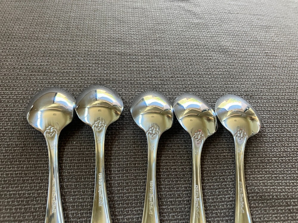 Oneida ROYAL SHELL Stainless Flatware--5 Teaspoons - VGUC
