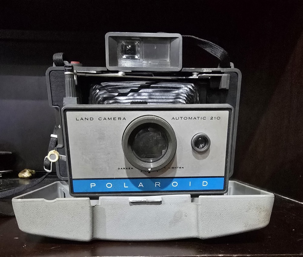 Vintage Polaroid 210 land camera Automatic UNTESTED