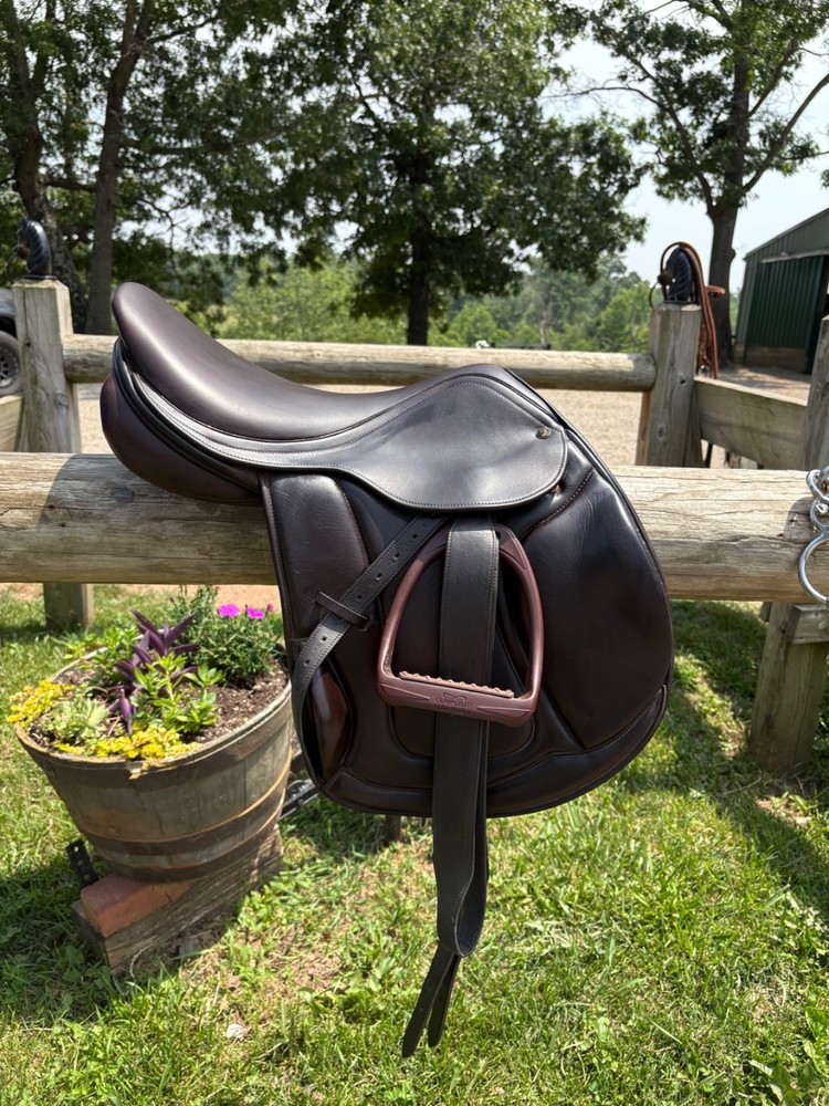 JRD 17 in Monoflap Jump Saddle, XW tree