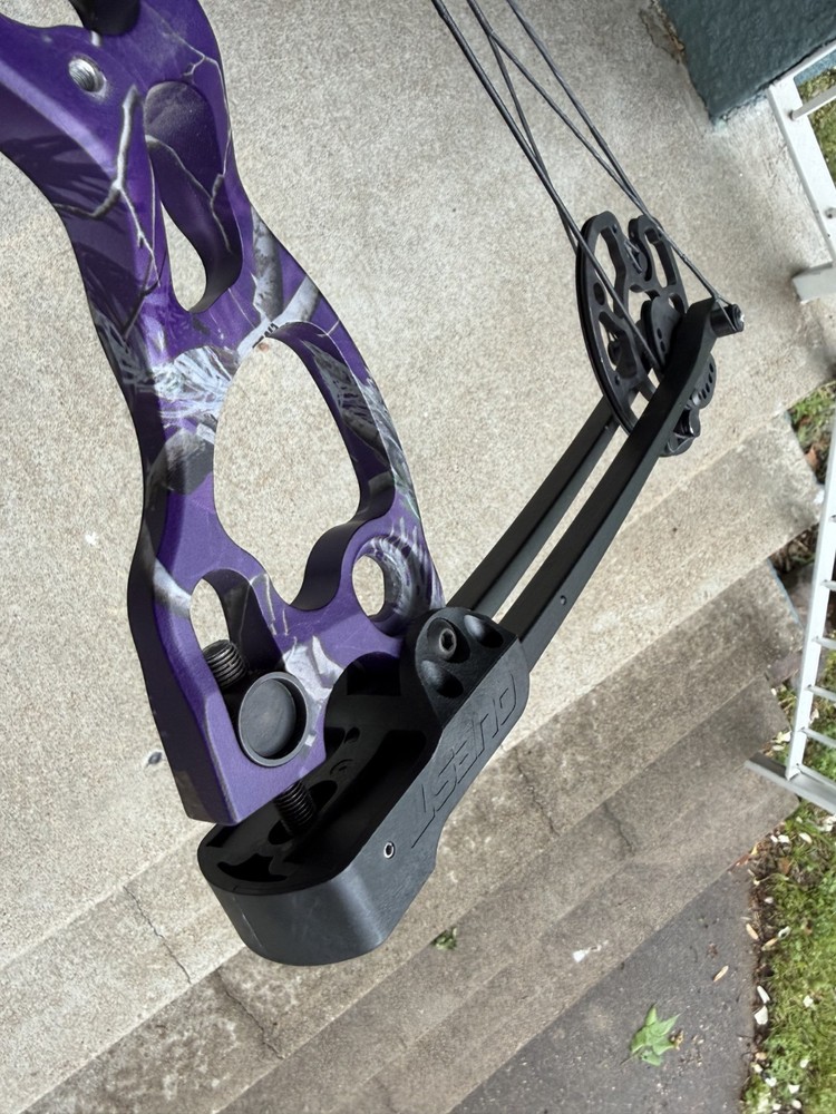 G5 Quest Radical youth compound bow (barely used)