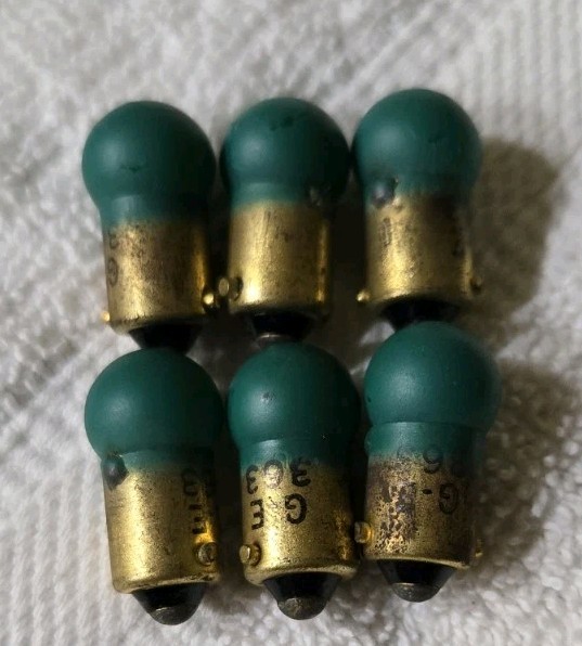 LIONEL MINIATURE GREEN LIGHTBULB (6 PCS)