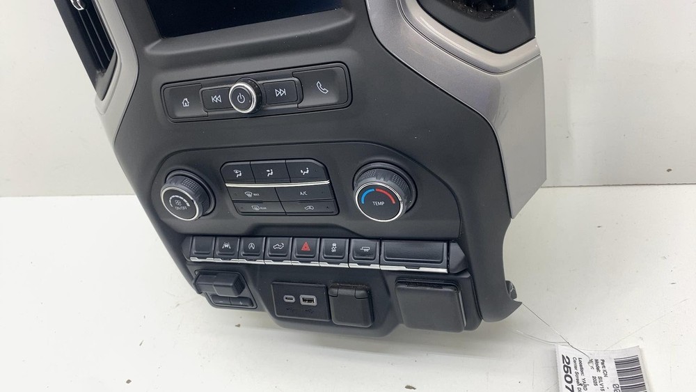 ⭕2025 Chevrolet Silverado 1500 Radio Display Screen Panel w/ Control Switch Unit