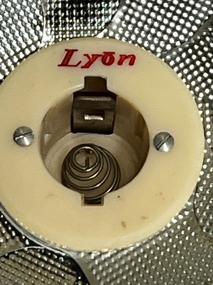 VINTAGE LYON FLASH HANDLE FOR CAMERA / PICTURES/PHOTOGRAPHY