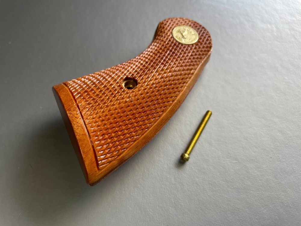 All Checker on Wood Decorative Grips For Colt Python grip, Checker; pattern02