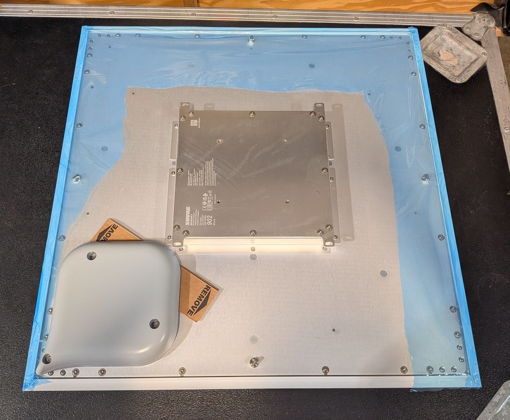 Shure MXA902W-S-USB & ANIUSB-MATRIX Audio Conferencing Kit