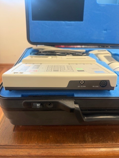 Minolta Data Processor DP-301, CR-300 Series Chroma Meter, Case Kit