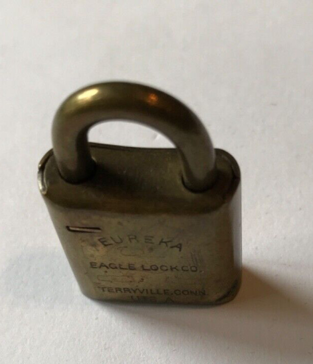 VINTAGE SMALL EUREKA EAGLE LOCK CO BRASS LOCK PADLOCK FLAT LOCK NO KEYS