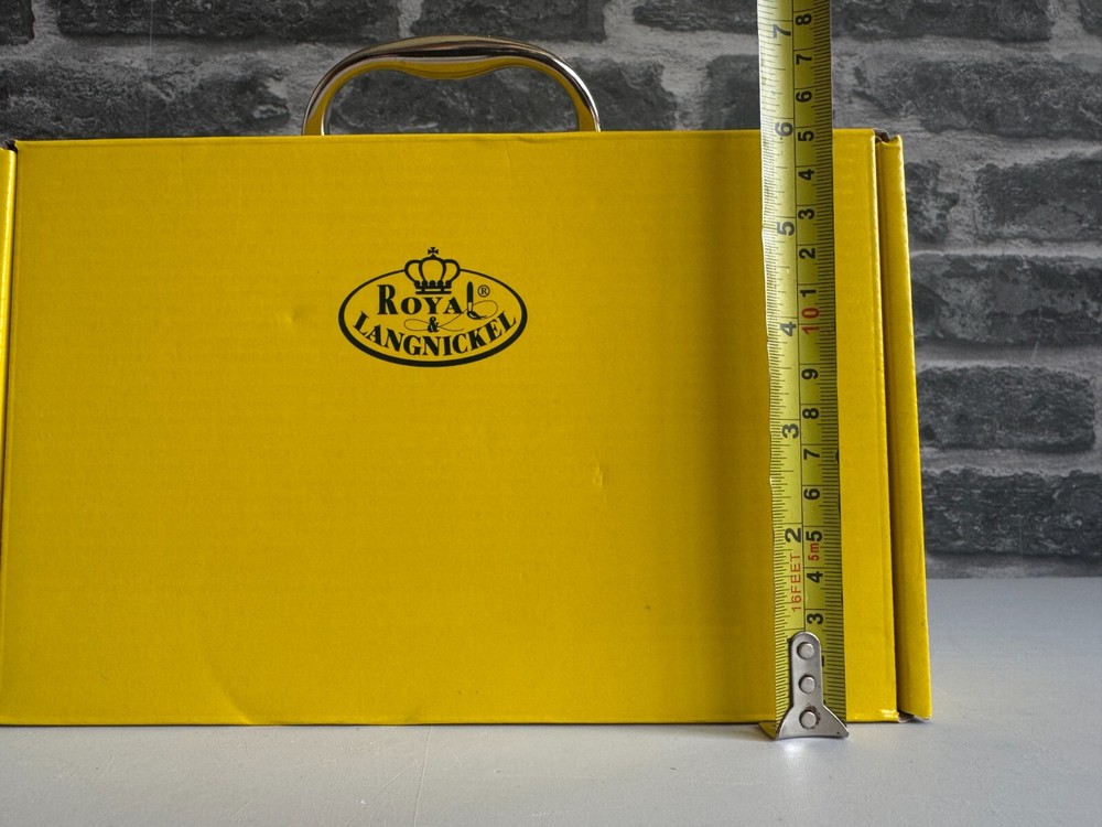 Royal Langnickel Empty box