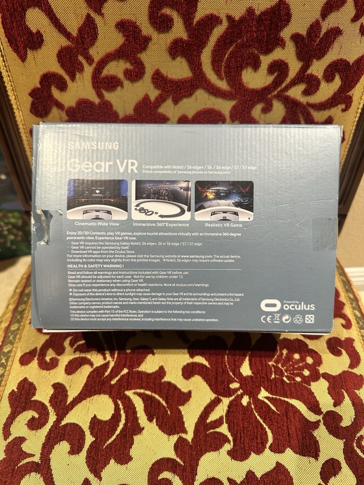 Samsung Gear VR Powered by Oculus Virtual Reality Headset Used In Box