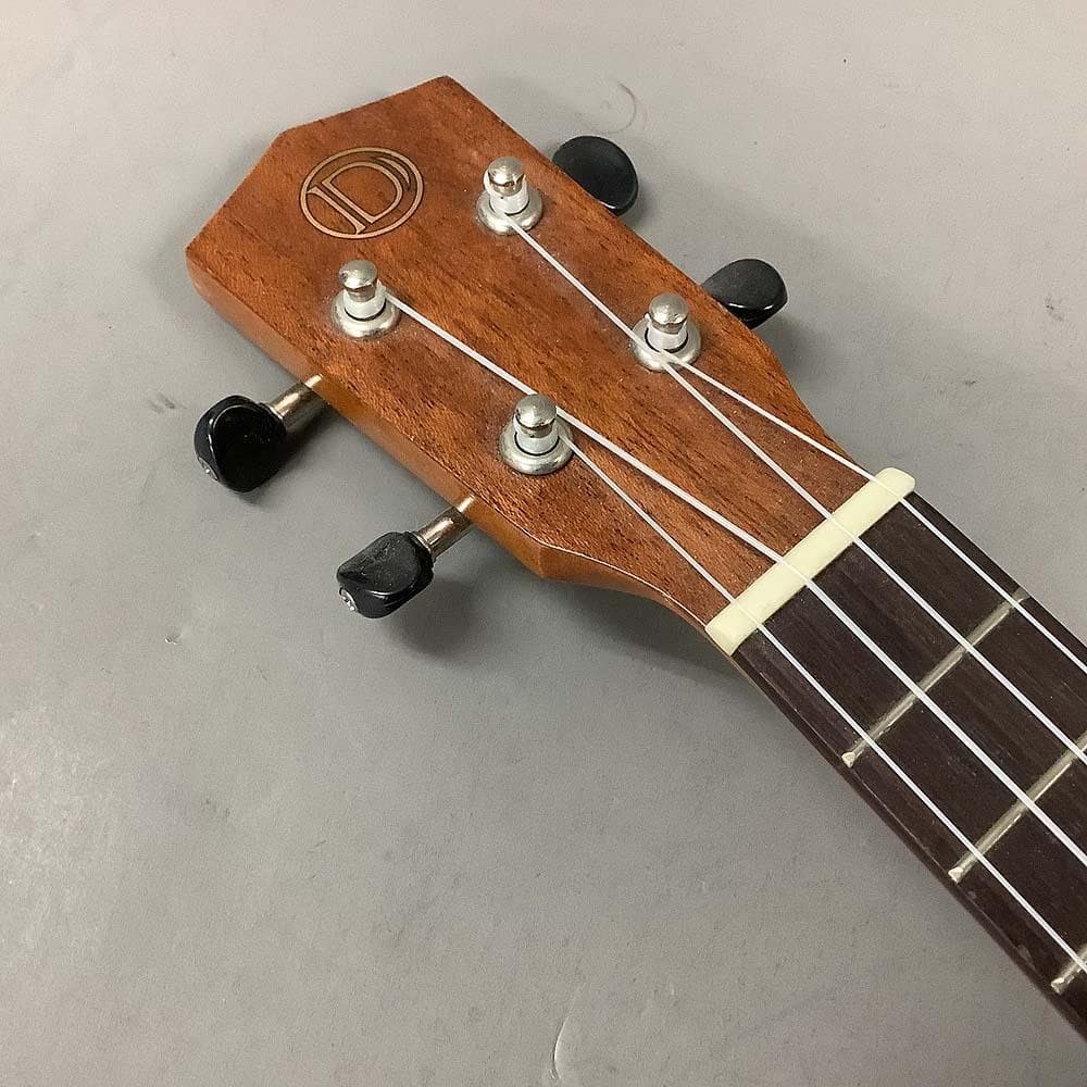 DCT DUS-600M Ukulele