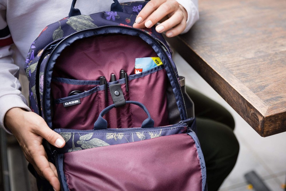 Dakine Essentials Pack 26L - Petal Maze One Size