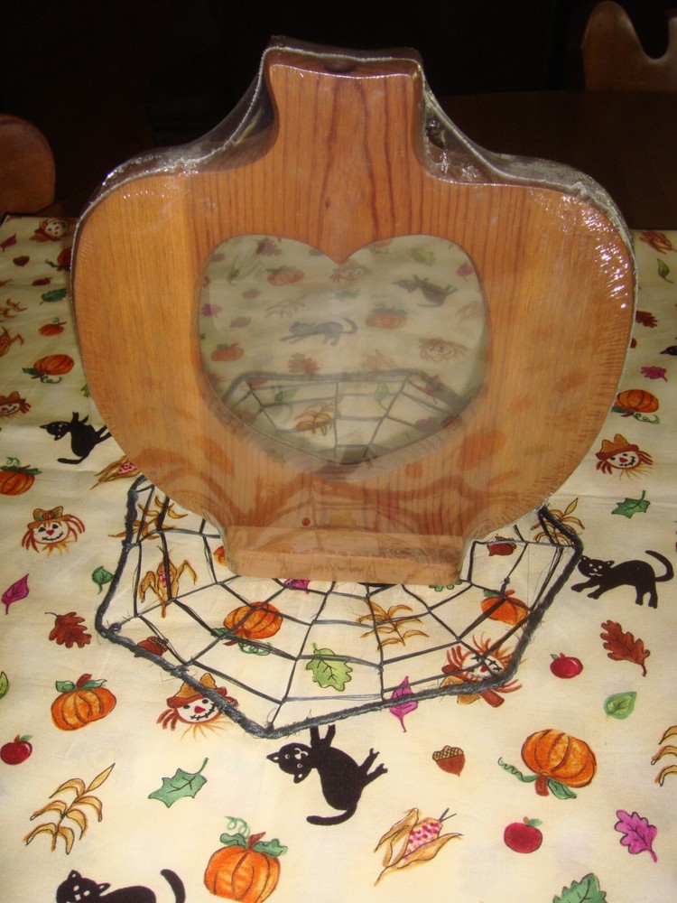 Frame Pumpkin Shape Wood Frame
